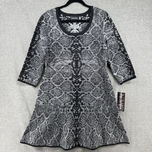 NWT NINA LEONARD Dress Women's Large Soft Sweater Material Snake Print